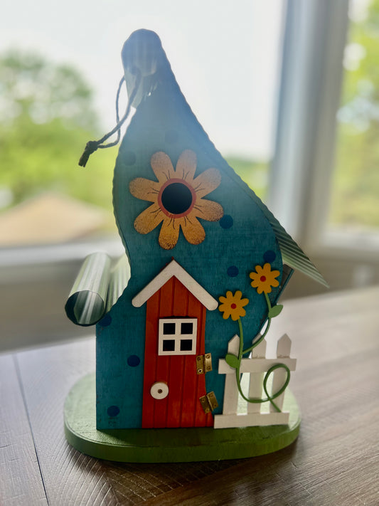 Cottage birdhouse